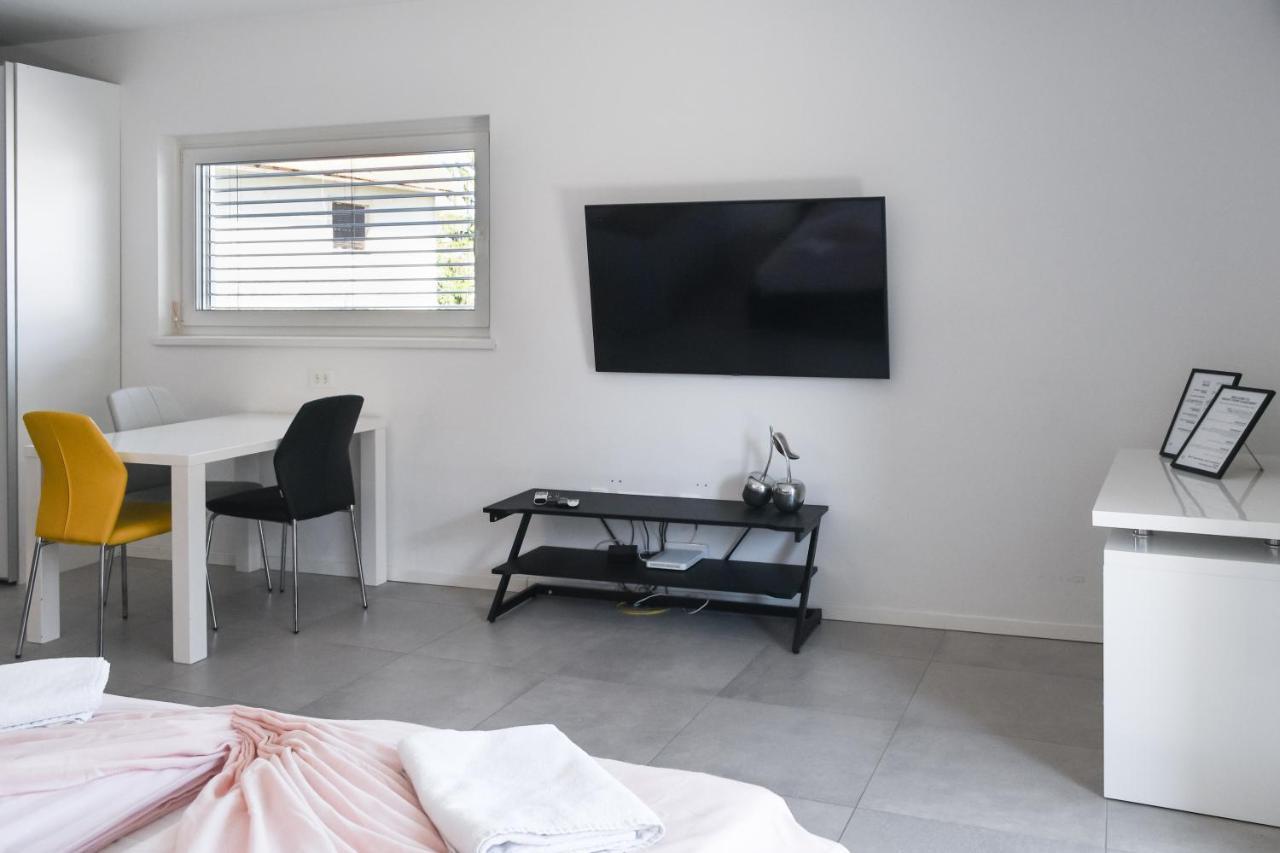 Point Zero Apartment ลูบลิยานา ภายนอก รูปภาพ